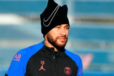 Neymar responde torcedores do PSG e clube reforça segurança na casa do jogador e no CT