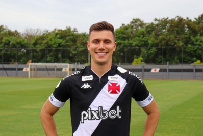 Vasco anuncia a contratação de Lucas Piton, ex-jogador do Corinthians