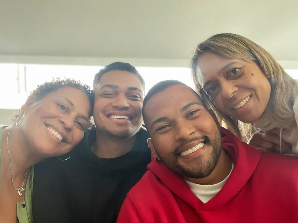 Pelé recebe a visita de netos em hospital onde está internado