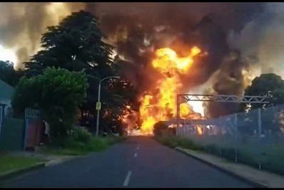 Sobe para 26 o número de mortos após explosão de caminhão-tanque na África do Sul