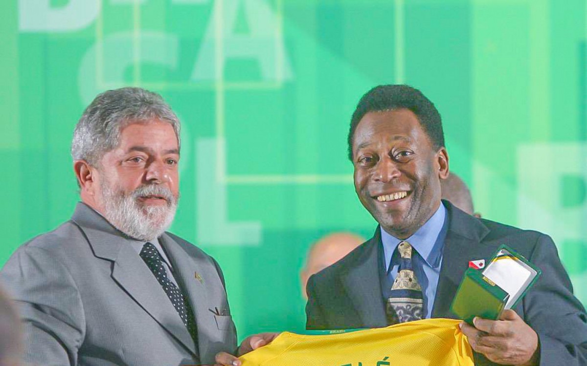 Lula prestou sua homenagem e lembrou com saudosismo do Rei do Futebol