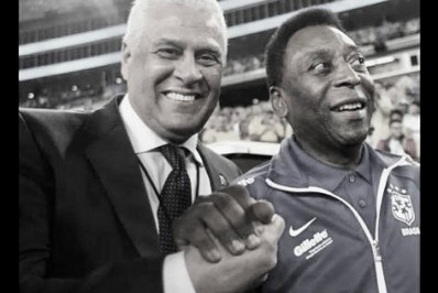 Roberto Dinamite se manifesta após morte de Pelé: 'Saudade já é grande'
