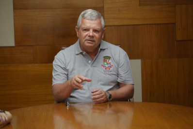 Oposição em Niterói se movimenta, e Axel leva Neves à prefeitura