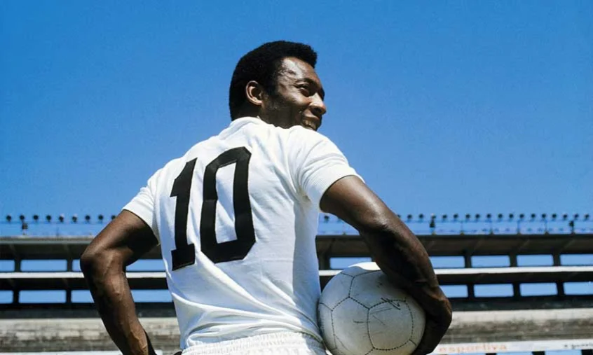 Pelé fez história com a camisa 10 do Santos - Divulgação/Santos F.C.