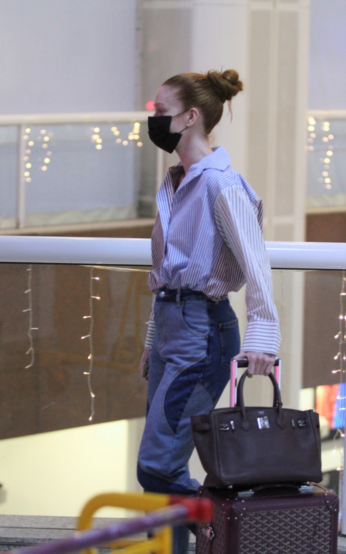 Marina Ruy Barbosa embarca no Santos Dumont na noite desta quinta-feira