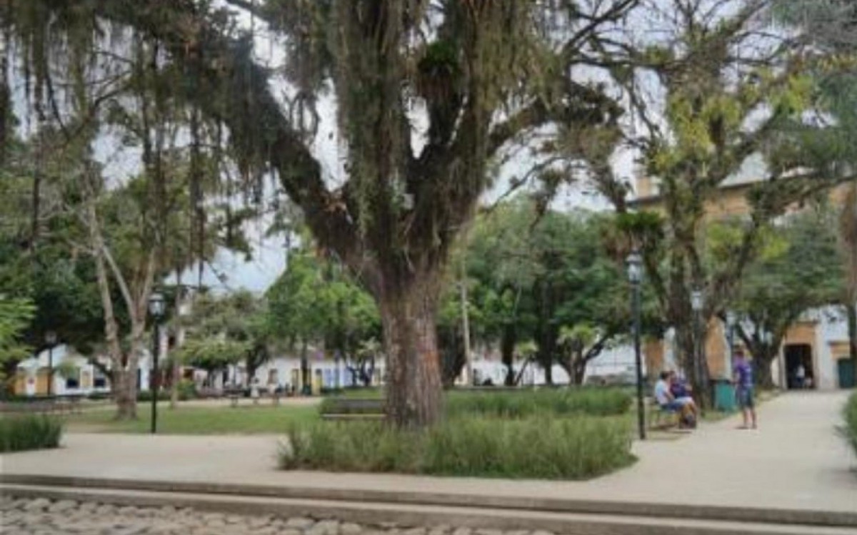 Pra&ccedil;a da Matriz em Paraty