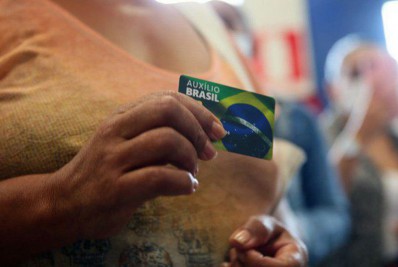 Calendário de pagamentos do Auxílio Brasil para 2023 é divulgado; Confira