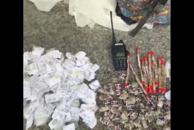 PM prende dois suspeitos com drogas na Comunidade Az de Ouro em Nilópolis