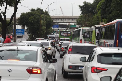 Fluxo de veículos em estradas brasileiras com pedágio cai 1,1% em abril