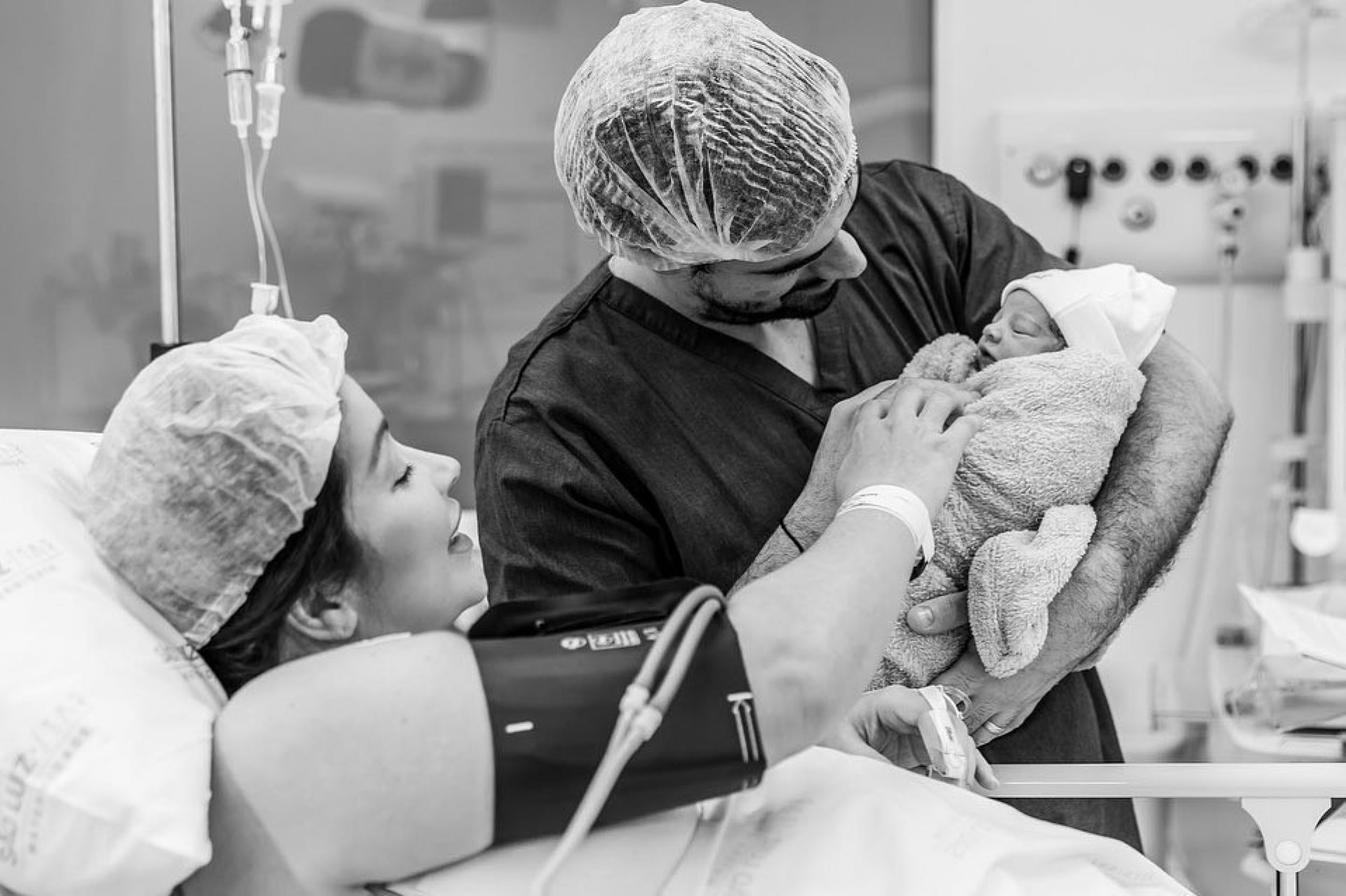 Renata Dominguez abre álbum de fotos do parto de Giulia, sua primeira filha - Reprodução do Instagram/ Katia Rodrigues Fotografia