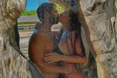 Sabrina Sato publica cliques 'quentes' com Duda Nagle; veja