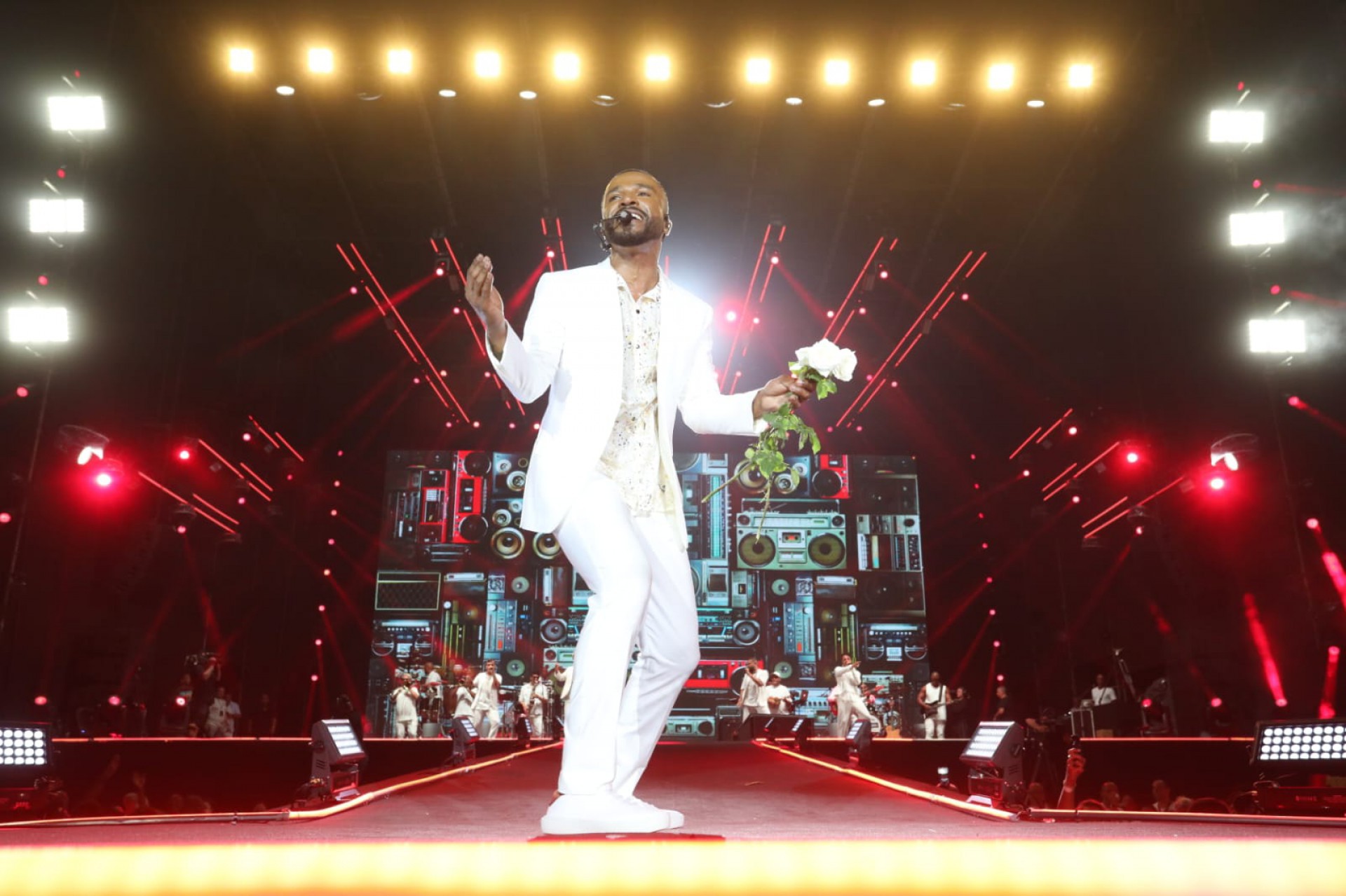 Alexandre Pires anima a noite de Réveillon de Copacabana - Pedro Ivo/ Agência O Dia