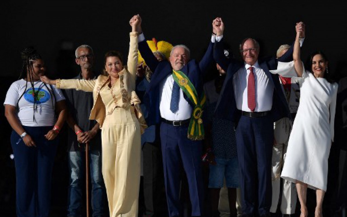 Lula &eacute; empossado presidente do Brasil