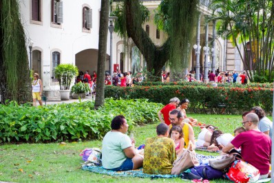 Programa realiza neste sábado mutirão de serviços com quase 900 vagas de emprego