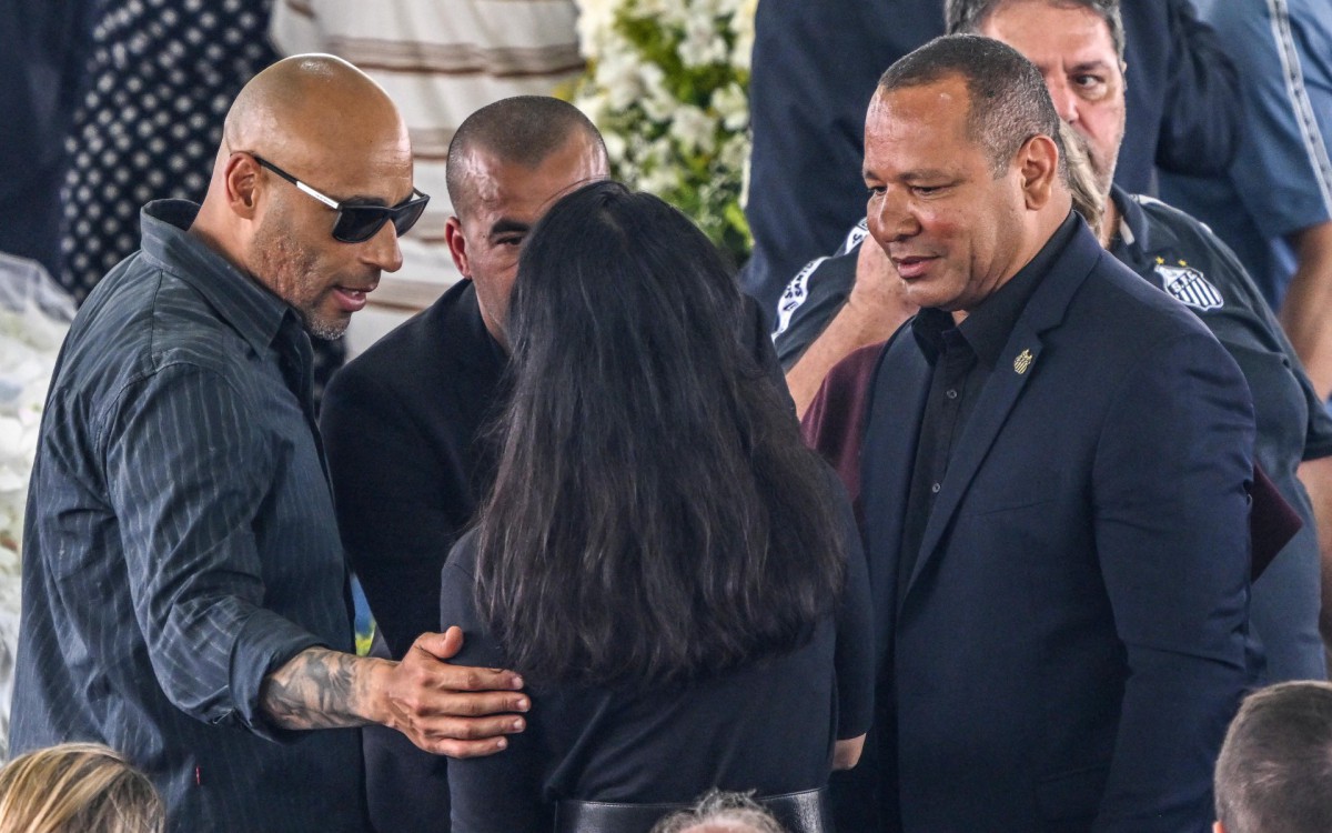 Pai de Neymar compareceu ao velório de Pelé
