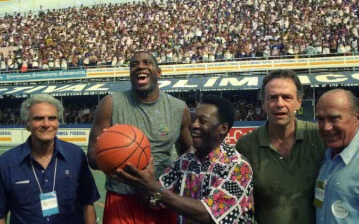 Jogador de basquete, com passagem pela NBA, morre durante aula de yoga