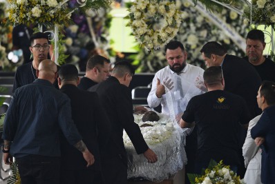 Presidente da CBF diz que Pelé 'sofria racismo calado' e exalta legado