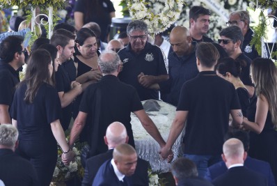 Governador de São Paulo comparece ao velório de Pelé e promete homenagens: ‘Tudo que fizermos será pouco’