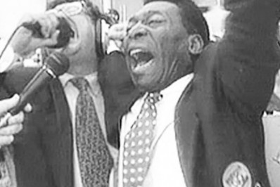 Galvão Bueno revela que já matou aula para assistir Pelé jogar