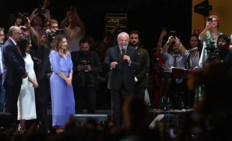 Presidente Lula discursa no Festival do Futuro, ao lado de Janja, do vice-presidente Geraldo Alckmin e de Lu Alckmin - Estadão Conteúdo