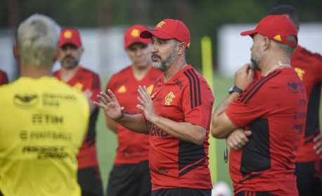 Gerson explica escolha de camisa 20 do Flamengo: 'Homenagem a Vini