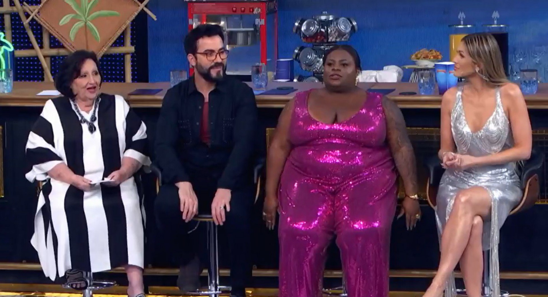 Dea Lúcia e Lívia Andrade participam do quadro 'Acredite quem Quiser', do 'Domingão' - Reprodução de vídeo / TV Globo