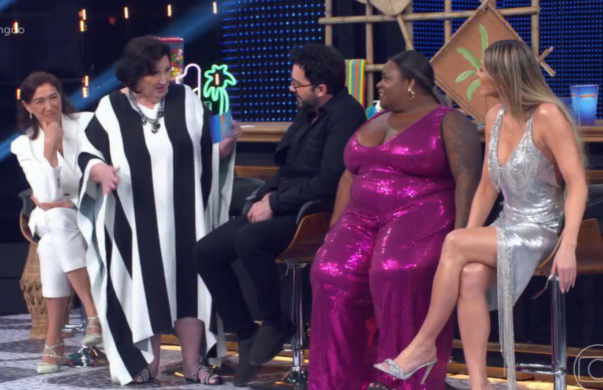 Dea Lúcia e Lívia Andrade participam do quadro 'Acredite quem Quiser', do 'Domingão' - Reprodução de vídeo / TV Globo