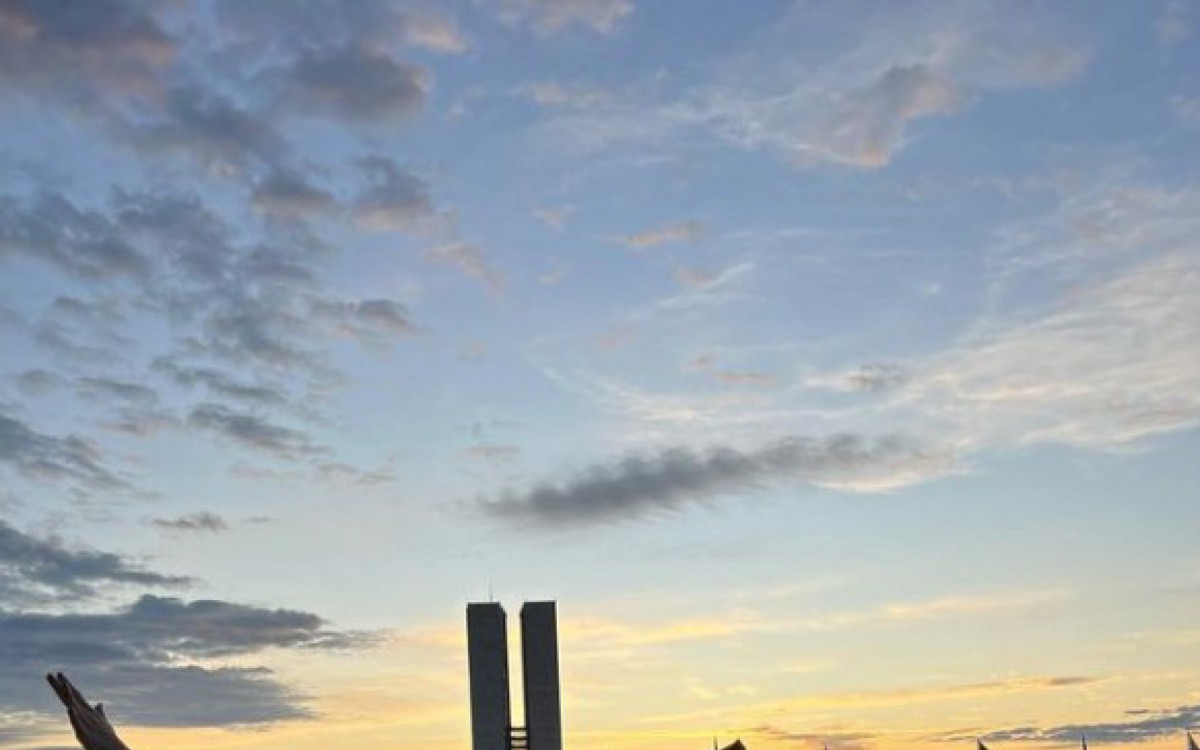 Samara Felippo compartilha fotos na posse de Lula