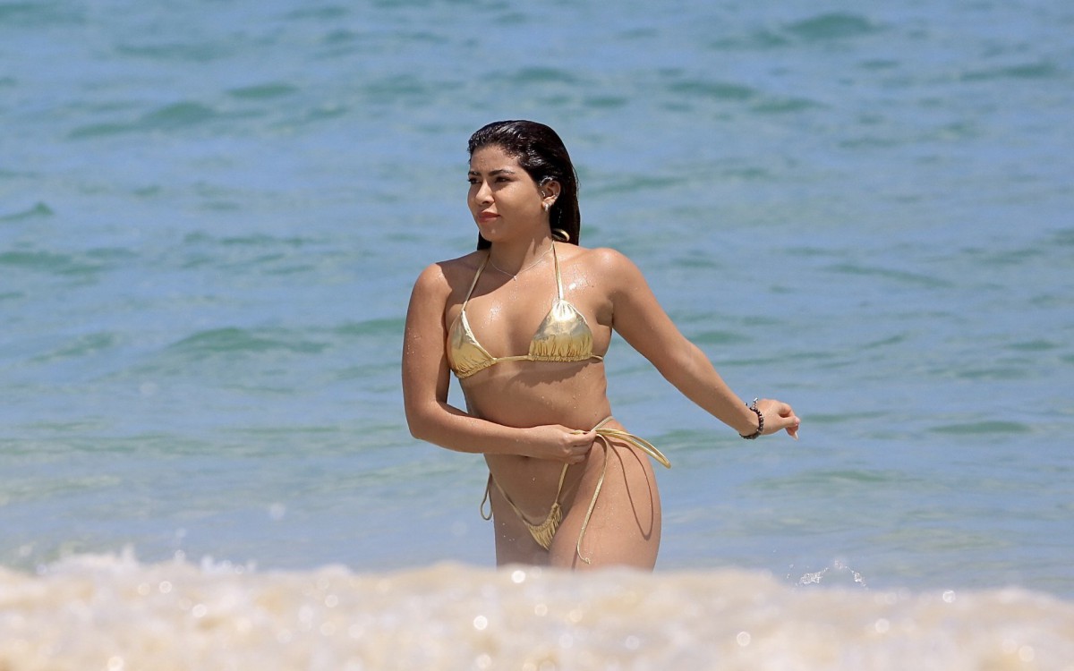 Ingrid Ohara curtiu praia da Barra da Tijuca