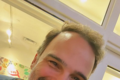 Encontro de realities! Adriane Galisteu posa com Tadeu Schmidt: 'Você me entende'