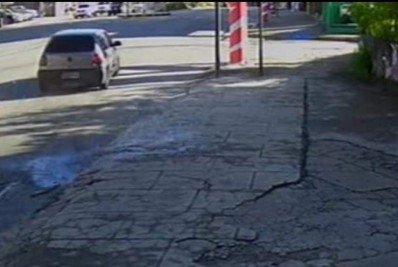 Motorista atropela mulher e foge sem prestar socorro; veja vídeo