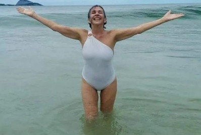 Aos 81 anos, Betty Faria posa de maiô e recebe elogios 