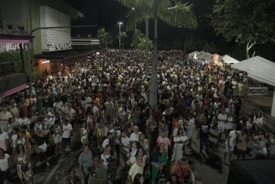 Trirrienses recebem 2023 em grande espetáculo promovido pela prefeitura