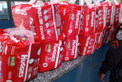 PMs prendem dupla que roubou 12 pacotes de fraldas de farmácia no Recreio