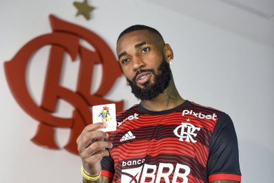 Gerson explica escolha de camisa 20 do Flamengo: 'Homenagem a Vini Jr.'
