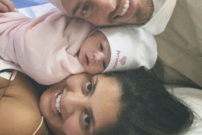 Danielle Favatto, filha de Romário, dá à luz Maria Eduarda