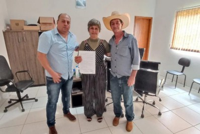 Prefeita de Carlinda, MT, renuncia por conta da volta de Lula à Presidência