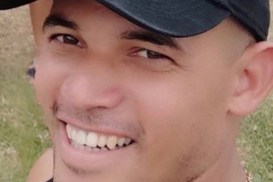 Funcionário baleado pelo ex da patroa no Mercado do Peixe, em Cabo Frio, segue em estado gravíssimo;