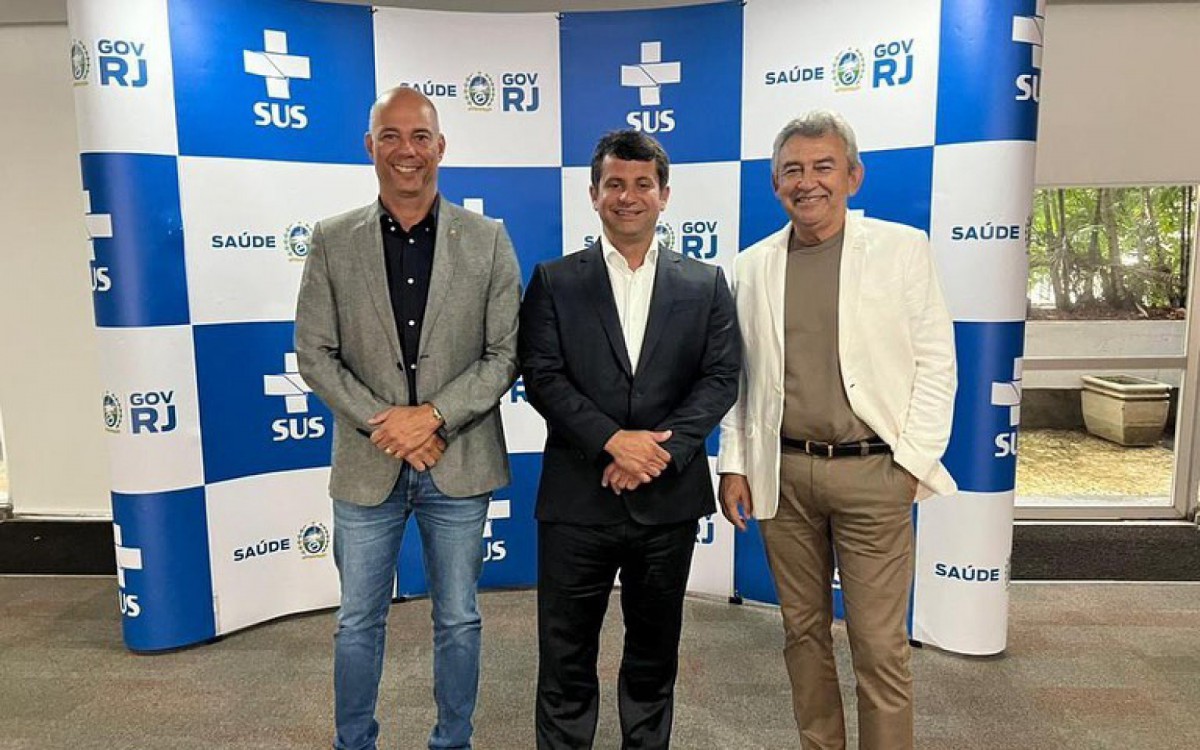 Valdecy da Sa&uacute;de, o novo secret&aacute;rio Estadual da Sa&uacute;de, Dr. Luizinho e o prefeito Dr. Jo&atilde;o