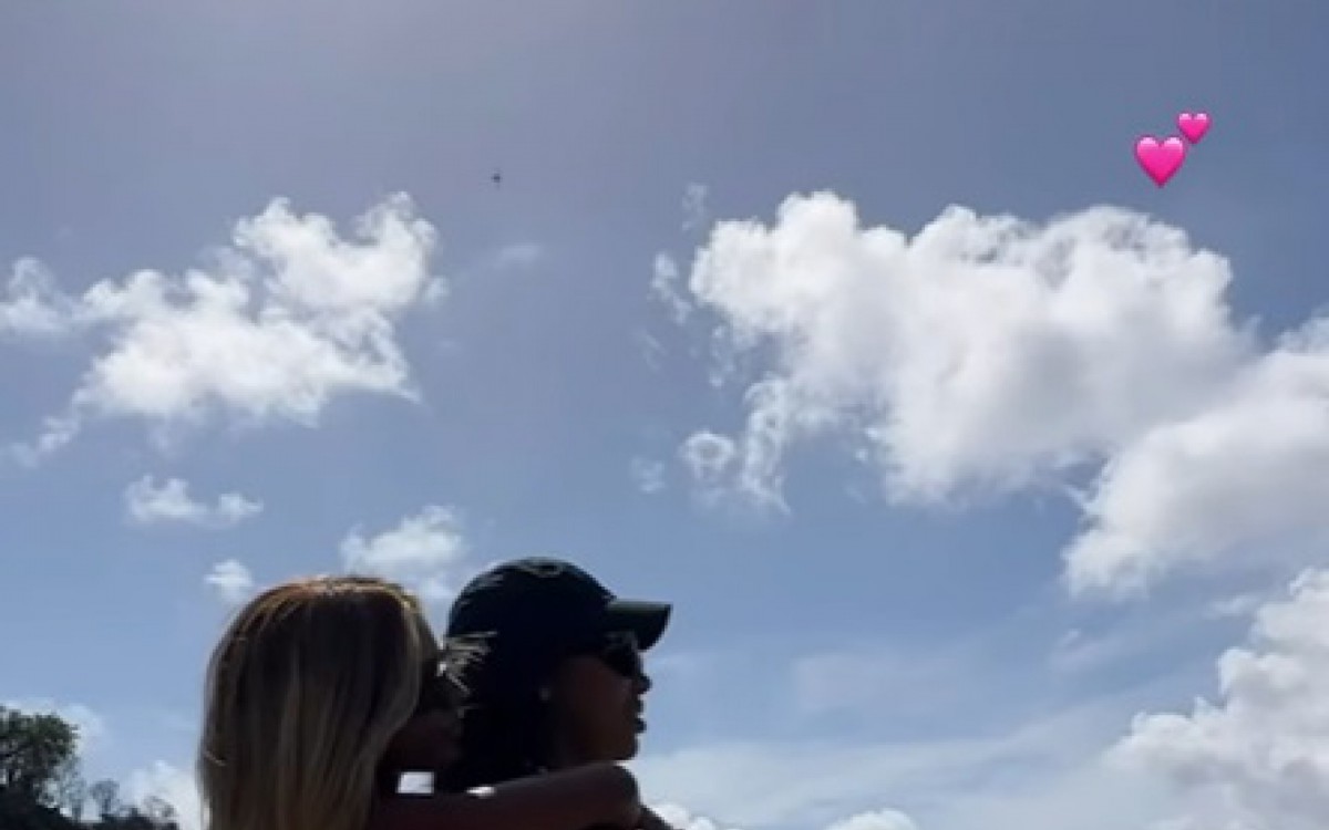 Brunna Gon&ccedil;elves e Ludmilla est&atilde;o em Fernando de Noronha