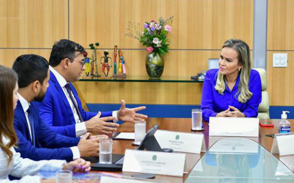 O fortalecimento de atrativos tur&iacute;sticos do Amazonas foi o assunto da reuni&atilde;o entre a ministra do Turismo, Daniela Carneiro, e o governador Wilson Lima