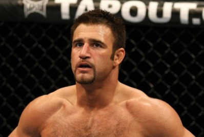 Ex-lutador do UFC é preso suspeito de matar namorada