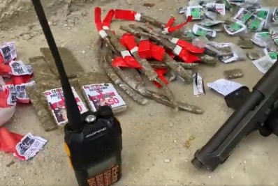 Suspeito é preso com pistola, drogas e radiotransmissor em São João de Meriti