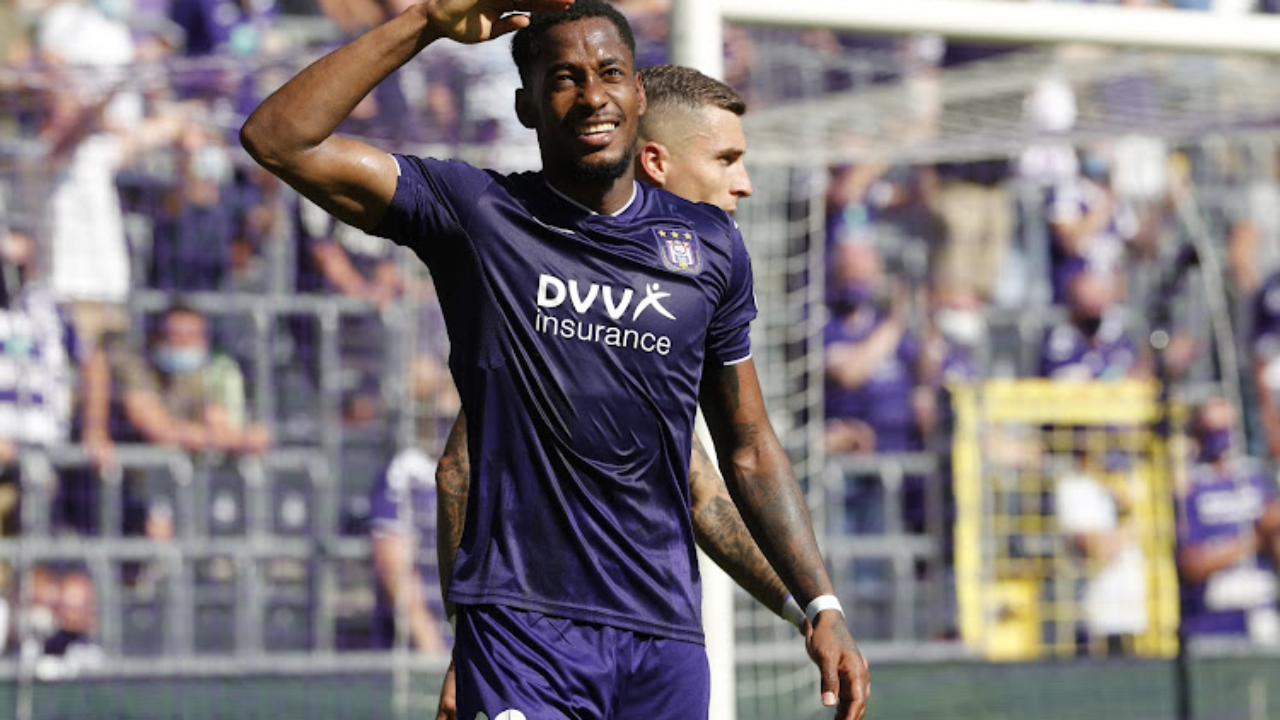 Botafogo enfrenta resistência de time europeu e desiste de contratar lateral