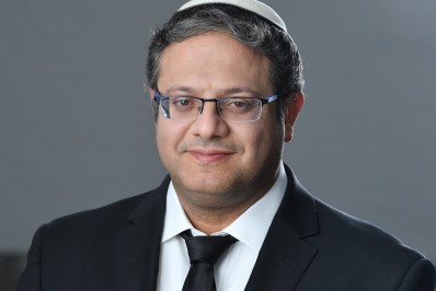 Ministro de Israel visita mesquita e enfurece palestinos