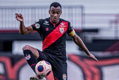 Marlon Freitas faz exames médicos e deve assinar em breve com o Botafogo