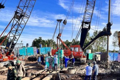 Morre menino que caiu em buraco de 35 metros no Vietnã