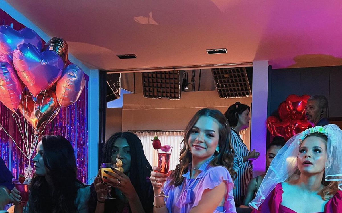 Mel Maia compartilha bastidores das grava&ccedil;&otilde;es de 'Vai na f&eacute;'