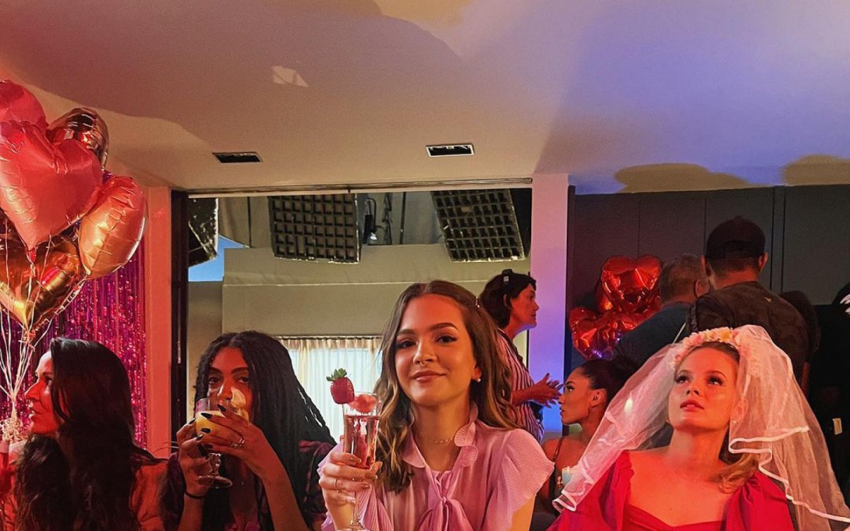 Mel Maia compartilha bastidores das grava&ccedil;&otilde;es de 'Vai na f&eacute;'