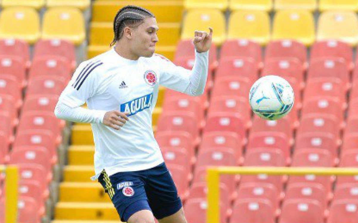 Juan Quintero est&aacute; sem clube ap&oacute;s deixar a equipe do River Plate e foi oferecido ao Flamengo